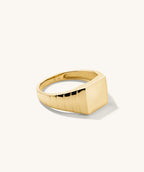 SQUARE SIGNET GOLD RING - SIZE 8 - MENS